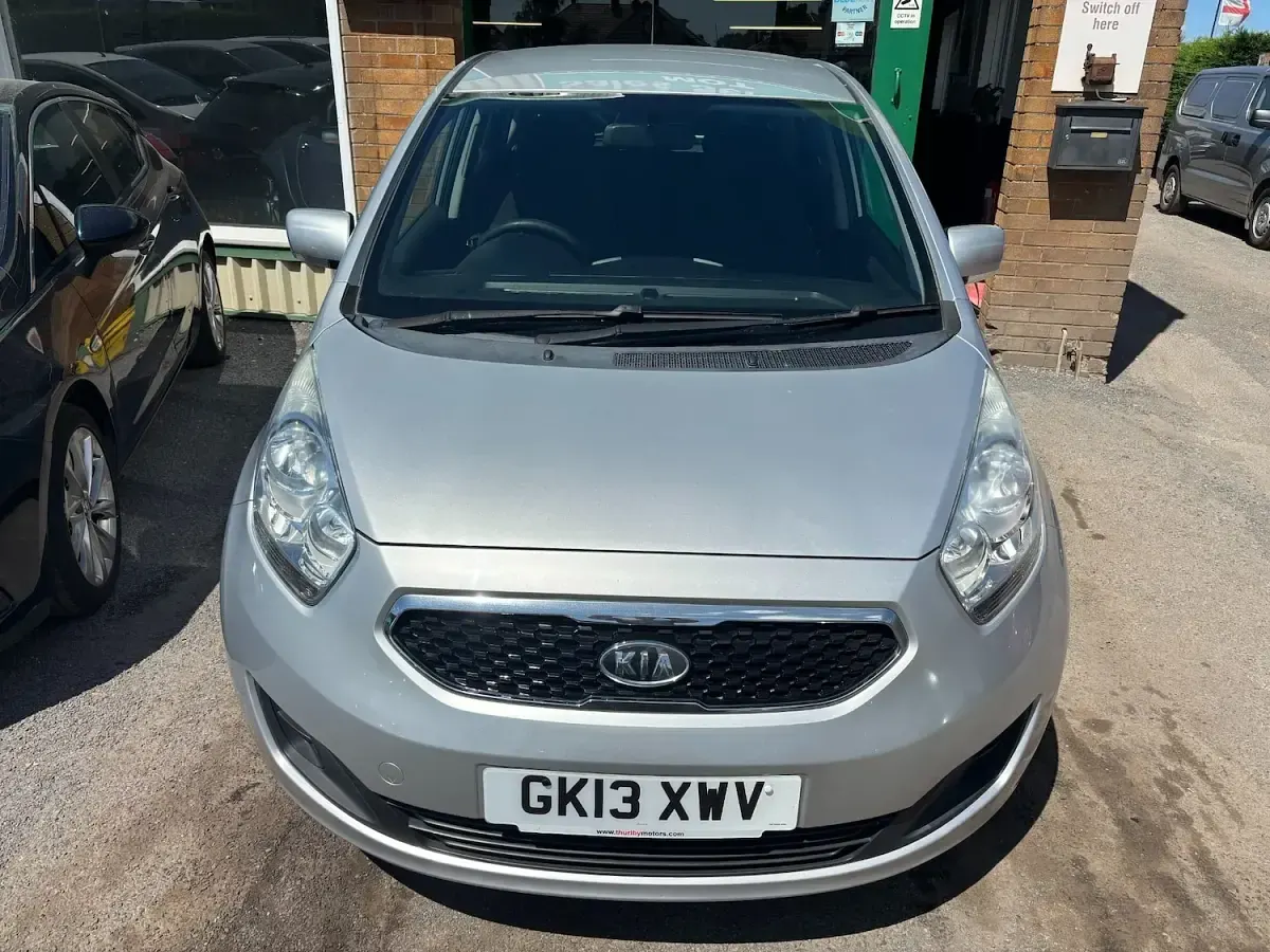 Used Kia Venga 125 HP (91 kW) 2013 Silver Hatchback