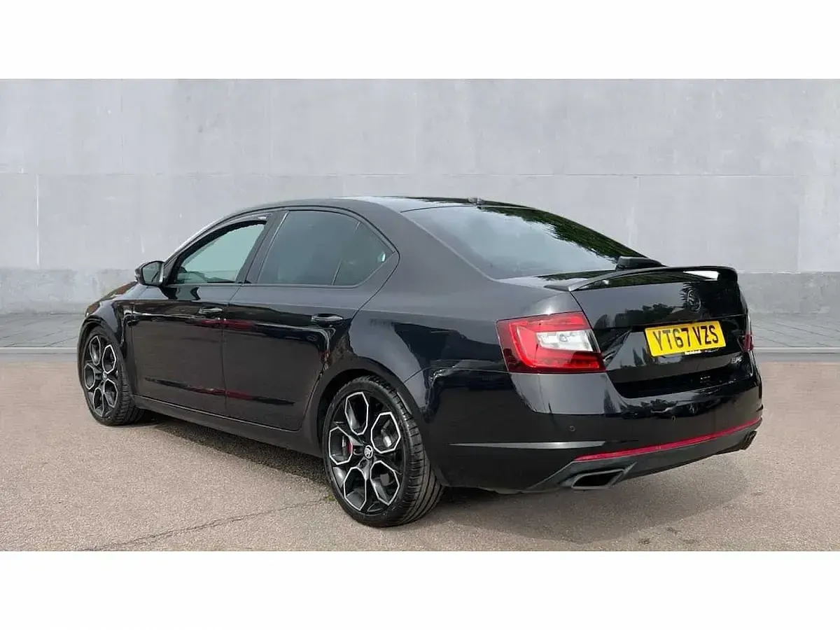 Begagnad Skoda Octavia vRS 245 HK (180 kW) 2017 Svart Halvkombi