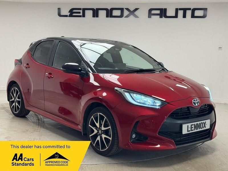Used Toyota Yaris Hybrid 2022 Red/black Hatchback