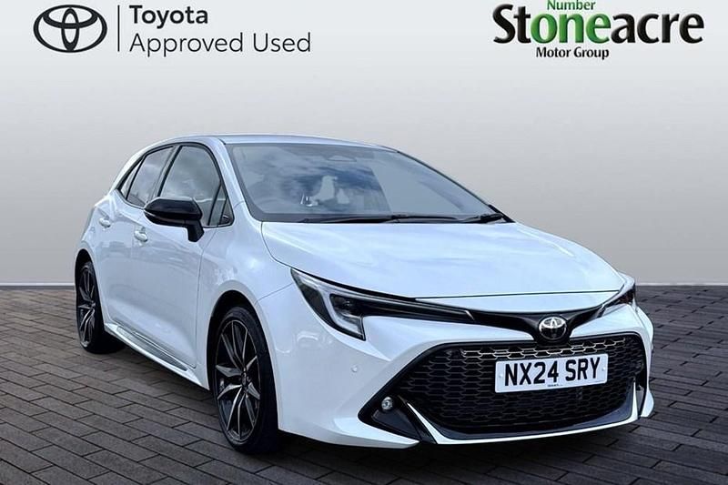 Used Toyota Corolla Sport 196 HP (144 kW) 2024 White Hatchback