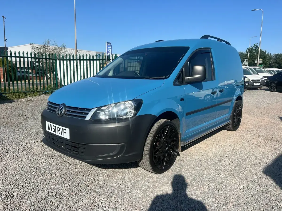 Used VW Caddy 75 HP (55 kW) 2011 Blue MPV