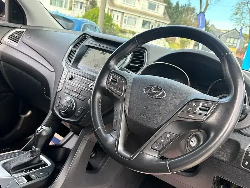 Used Hyundai Santa Fe Premium 200 HP (147 kW) 2016 Silver SUV