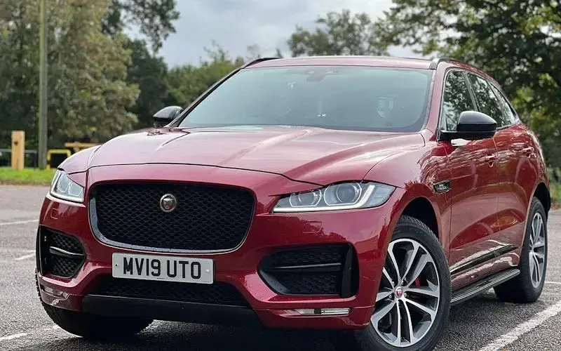 Used Jaguar F-Pace R-Sport 179 HP (131 kW) 2019 Red SUV