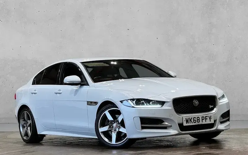 Used Jaguar XE R-Sport 179 HP (131 kW) 2018 Sedan