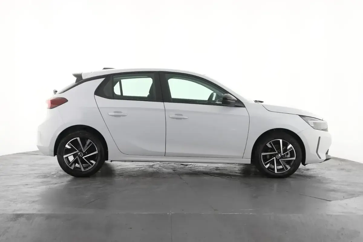 New Vauxhall Corsa Design Edition 99 HP (72 kW) 2026 White Hatchback