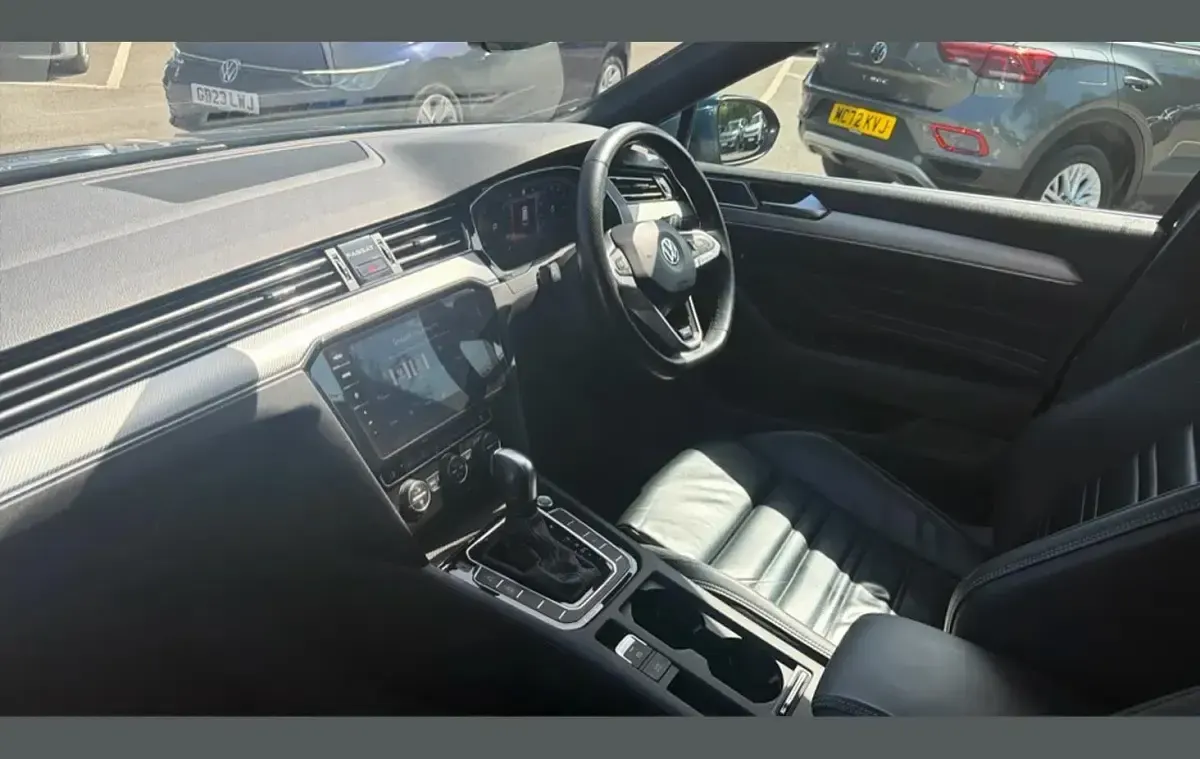 Used VW Passat R-line 190 HP (139 kW) 2020 Blue Estate