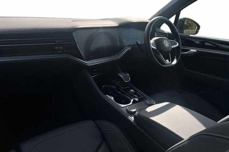 Used VW Touareg Black Edition 286 HP (210 kW) 2025 Silver SUV