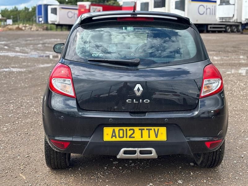 Used Renault Clio IV Dynamique 75 HP (55 kW) 2012 Black Hatchback