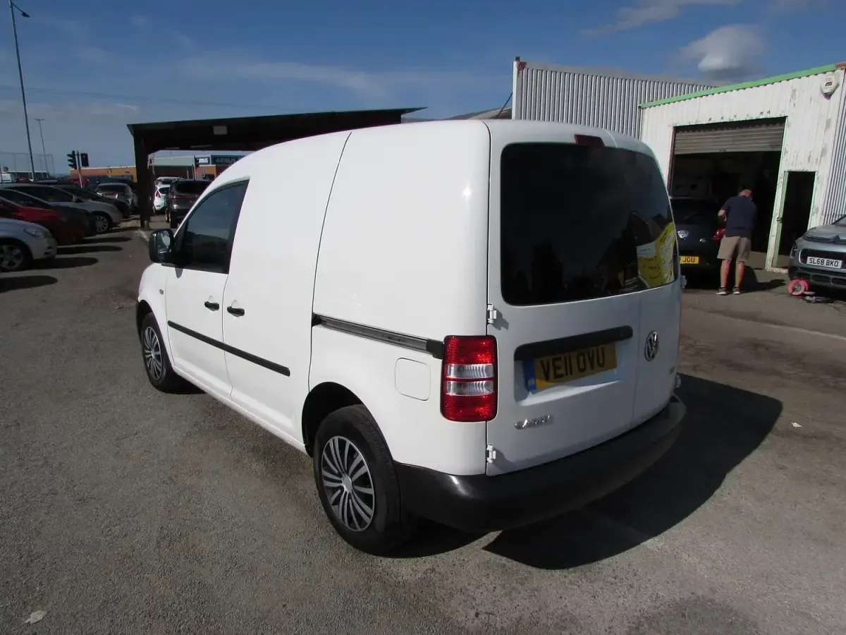 Used VW Caddy 75 HP (55 kW) 2011 White MPV