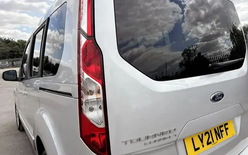 Used Ford Tourneo Connect Titanium 120 HP (88 kW) 2021 Silver MPV