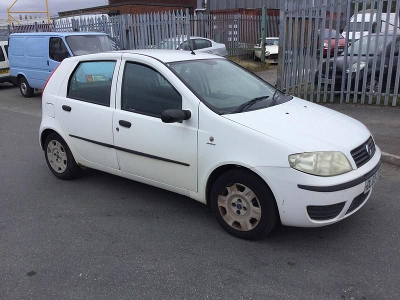 White Used 2003 Fiat Punto Active Hatchback | £290 - Image 1/4