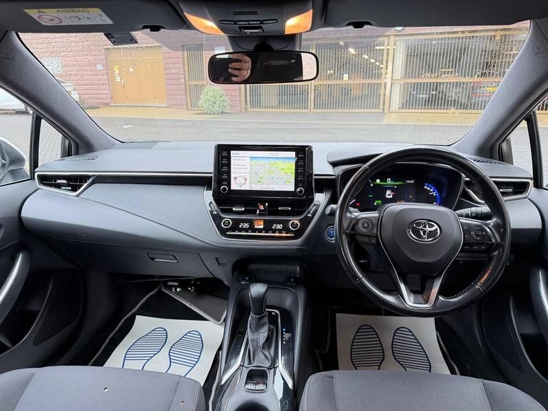 Used Toyota Corolla 2020 White Hatchback