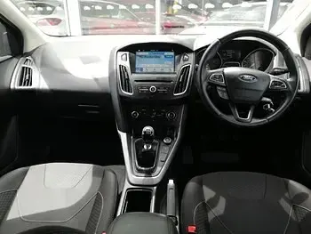 Used Ford Focus Zetec 125 HP (91 kW) 2018 Silver Hatchback