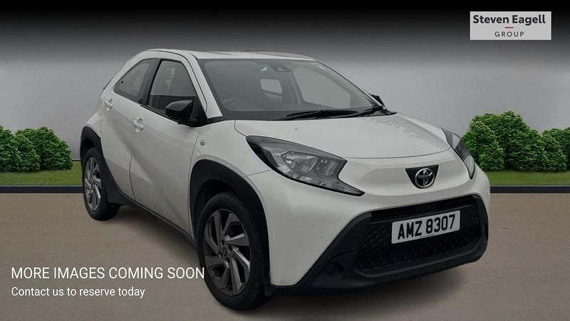 White Used 2023 Toyota Aygo PURE Hatchback | £10,922 (Fair price) - Image 1/4