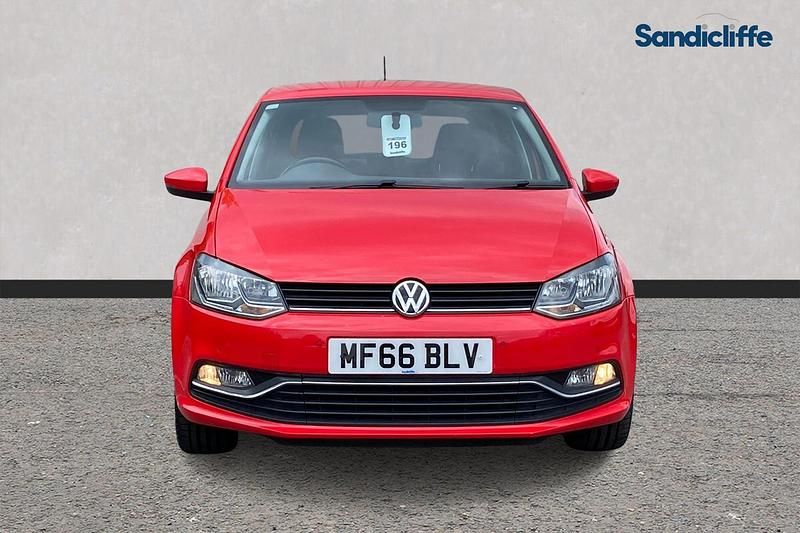 Begagnad VW Polo Match 60 HK (44 kW) 2017 Röd Halvkombi