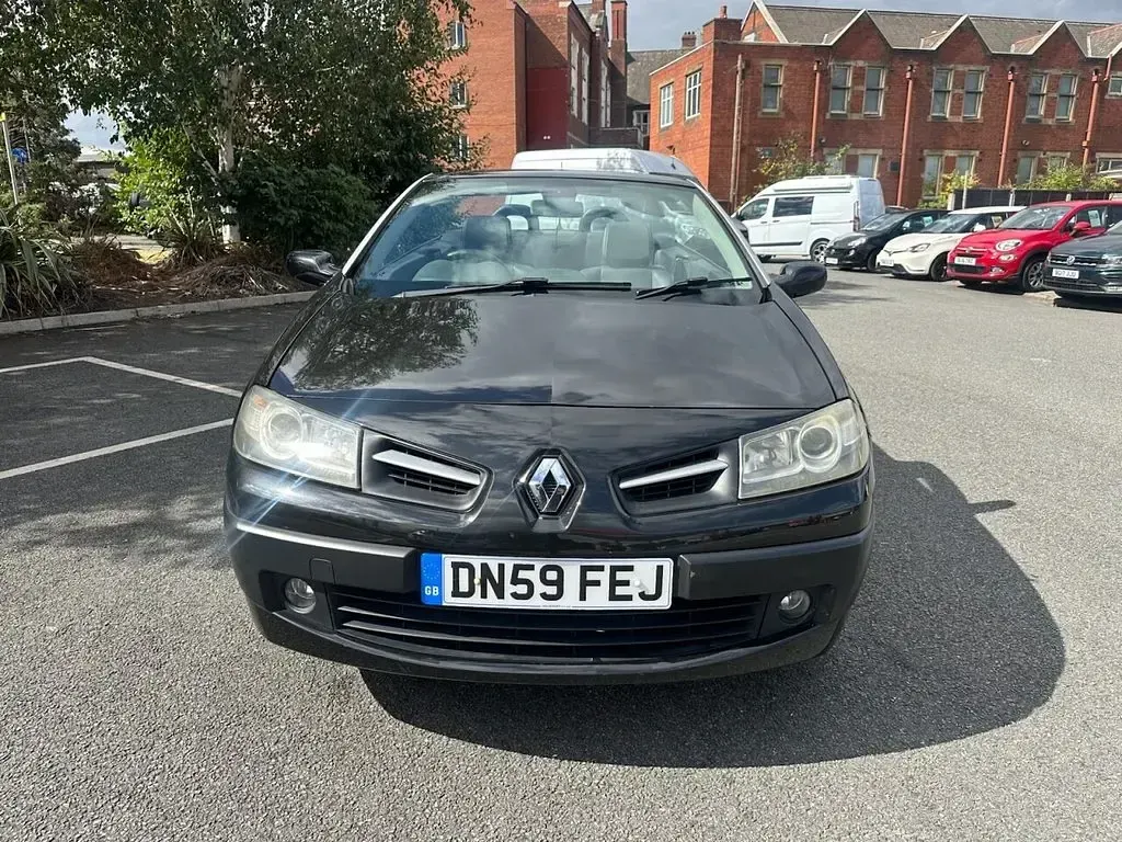 Used Renault Mégane Cabriolet Dynamique 111 HP (81 kW) 2009 Black Cabriolet