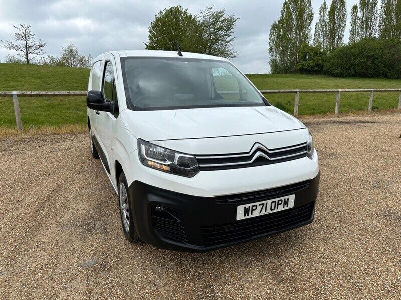 White Used 2021 Citroën Berlingo MPV | £13,275 (Expensive) - Image 1/4
