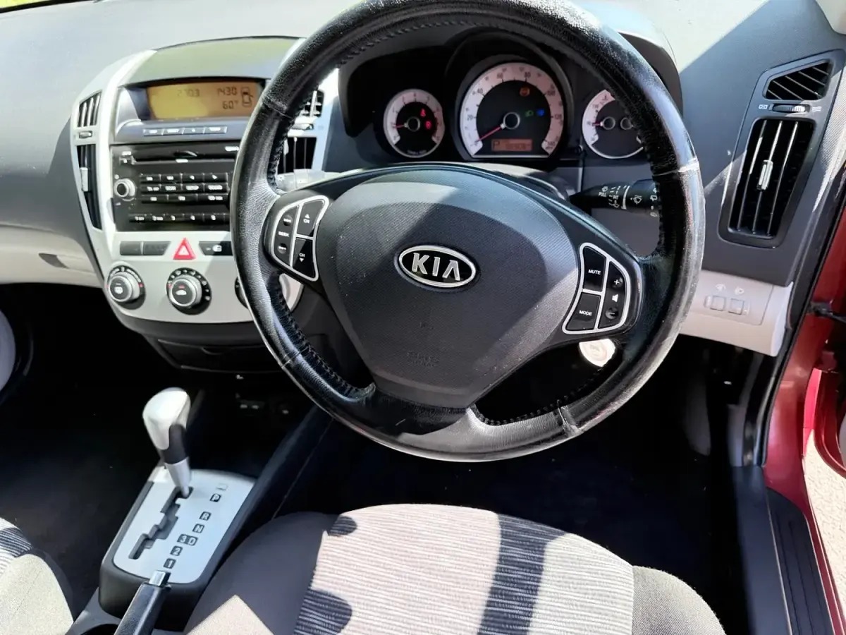 Używany Kia Ceed 2008 Czerwony Hatchback
