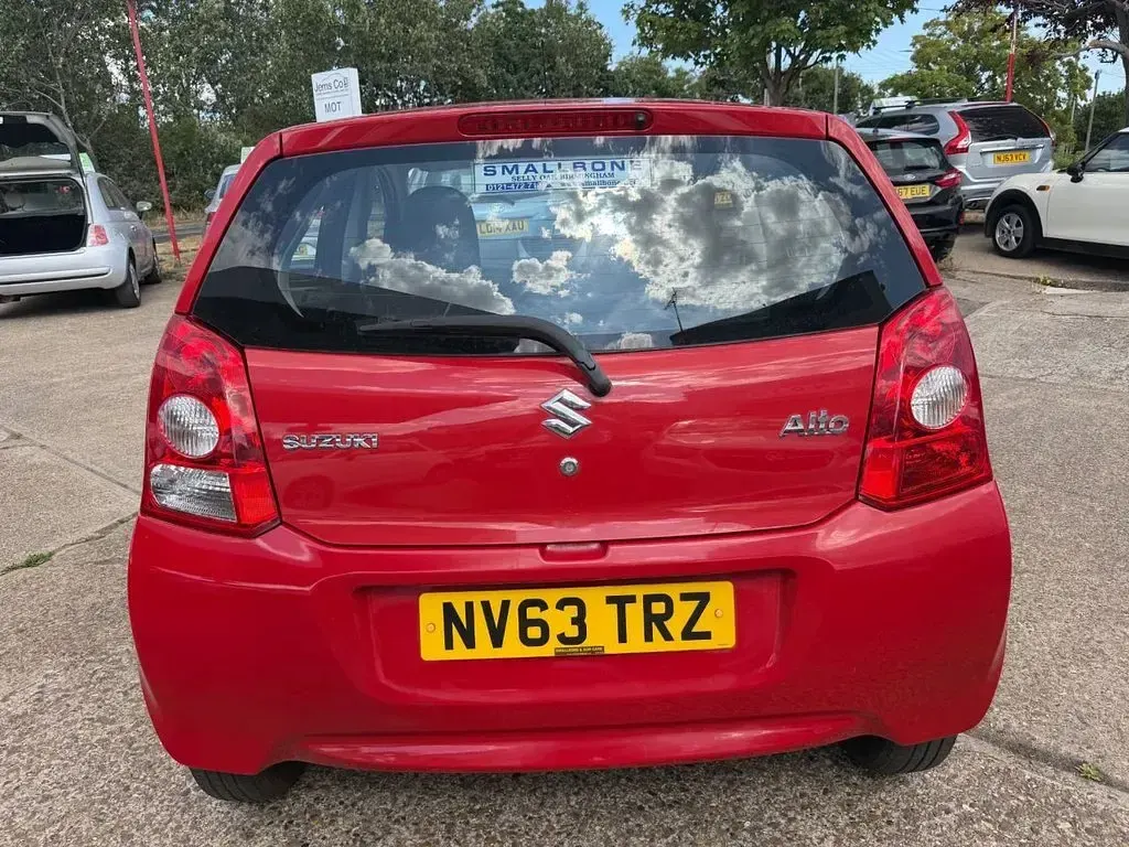 Used Suzuki Alto 68 HP (50 kW) 2014 Red Hatchback