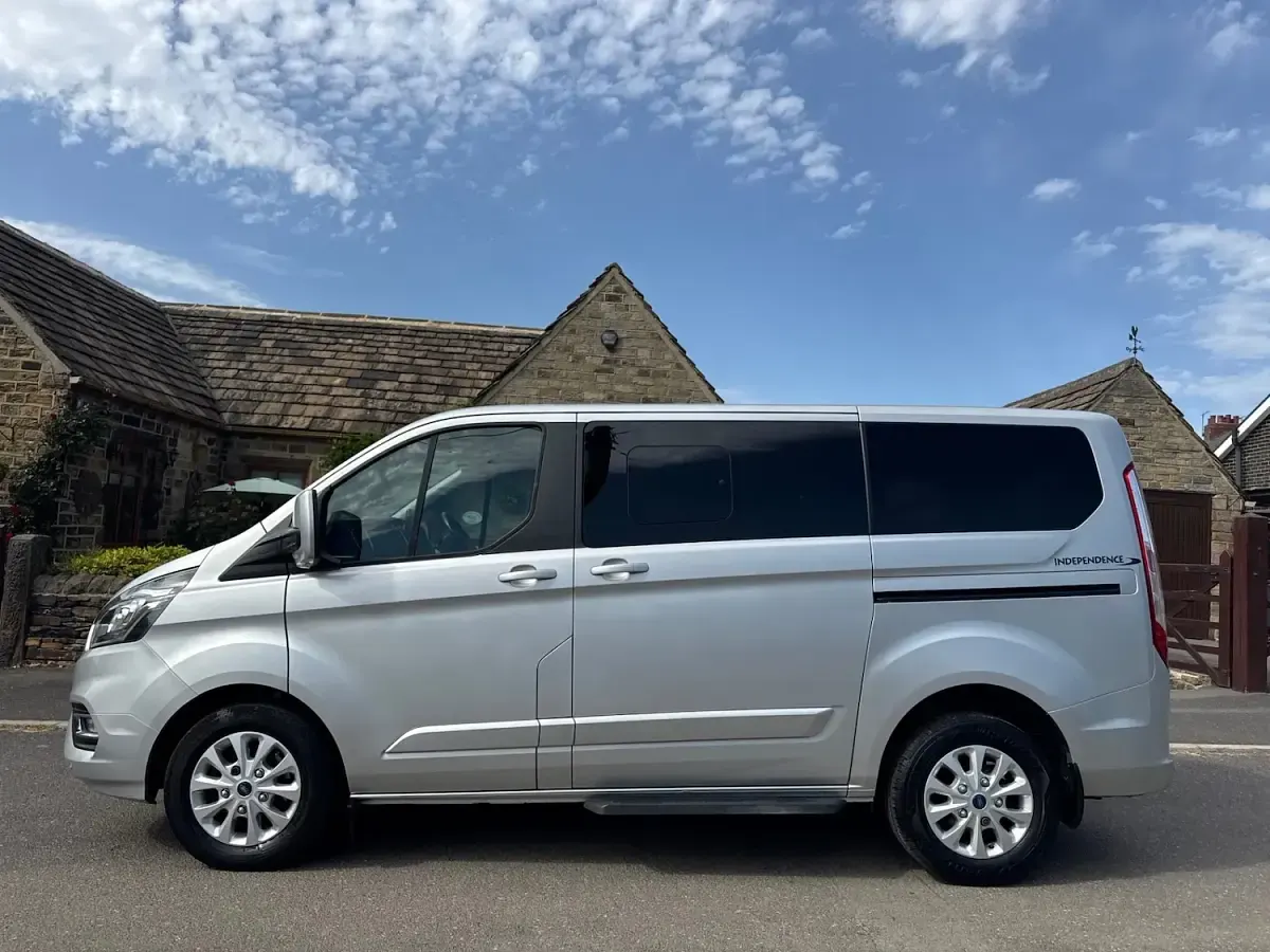 Used Ford Tourneo Custom Titanium 2019 Silver Van