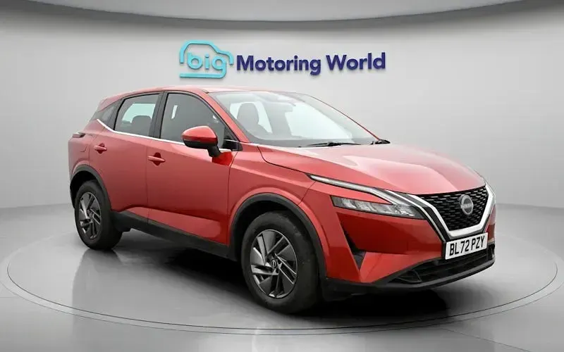 Gebraucht Nissan Qashqai Acenta Premium 140 PS (102 kW) 2023 Rot SUV