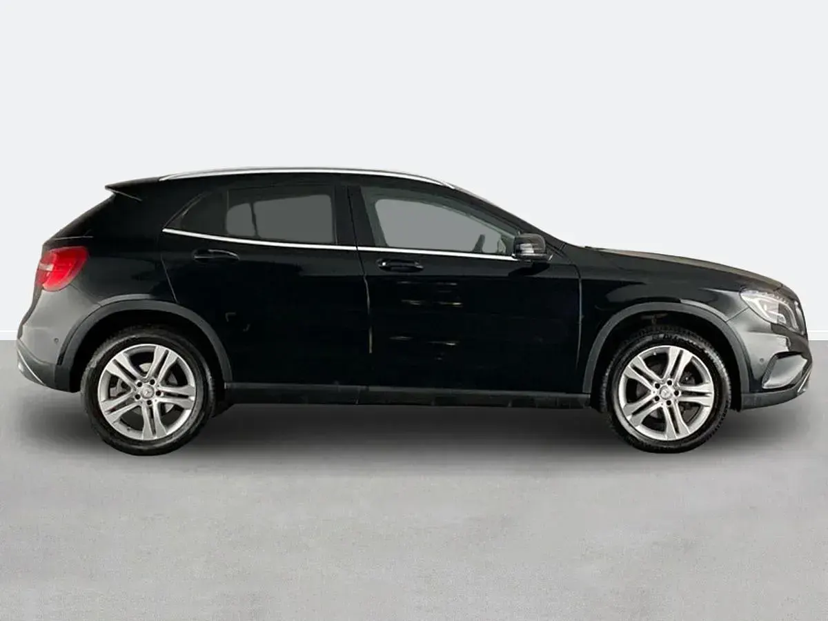 Used Mercedes GLA200 Premium 2016 Black SUV