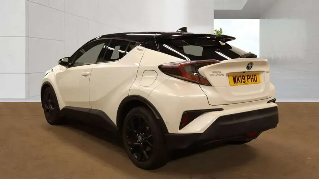 Used Toyota C-HR 2019 White SUV