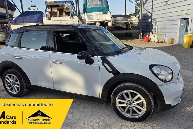 White Used 2015 Mini Cooper S Countryman SUV | £7,195 (Good price) - Image 1/1