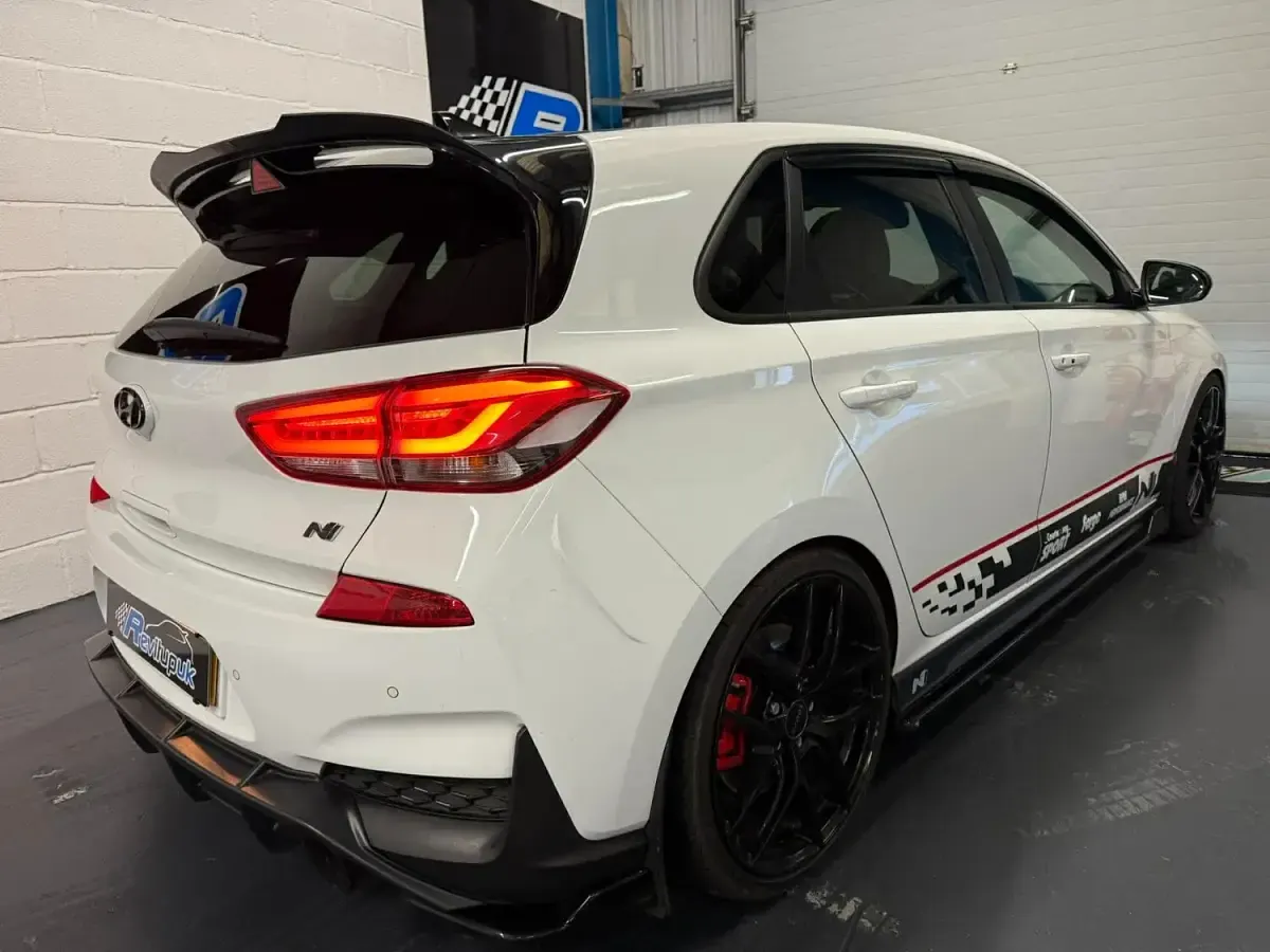 Used Hyundai i30 N Performance 390 HP (286 kW) 2018 White Hatchback