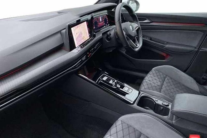 Used VW Golf VIII R-line 150 HP (110 kW) 2022 Pure white Hatchback