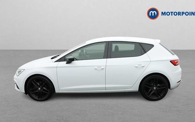 Used Seat Leon Black Edition 150 HP (110 kW) 2020 White Hatchback