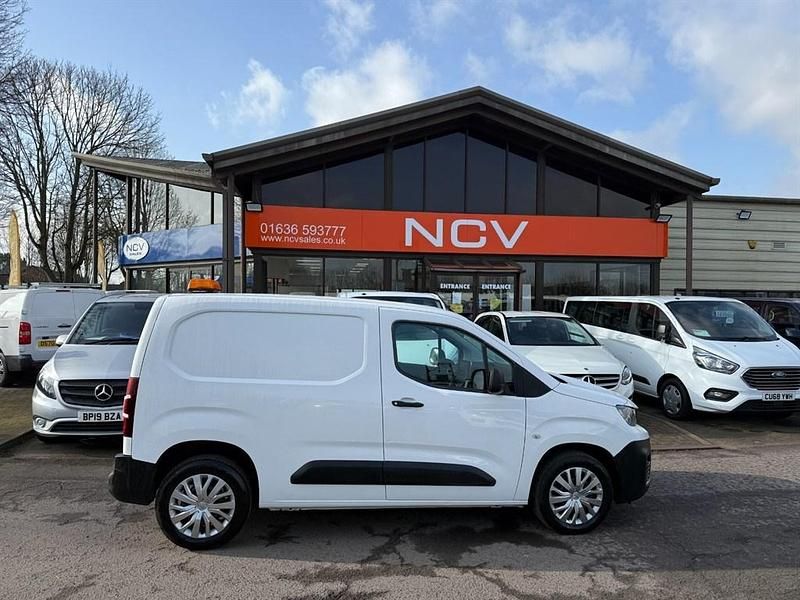 Used Peugeot Partner 2020 White MPV