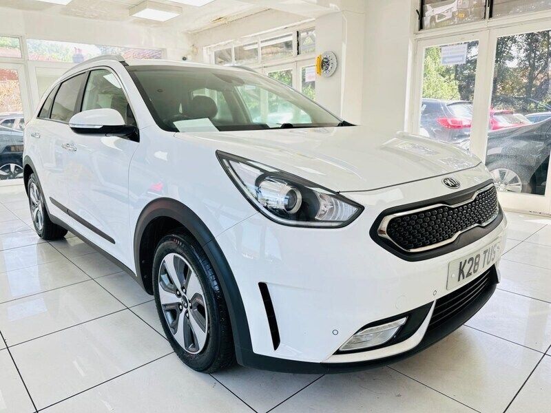 White Used 2018 Kia Niro 3 SUV | £10,300 (Fair price) - Image 1/4