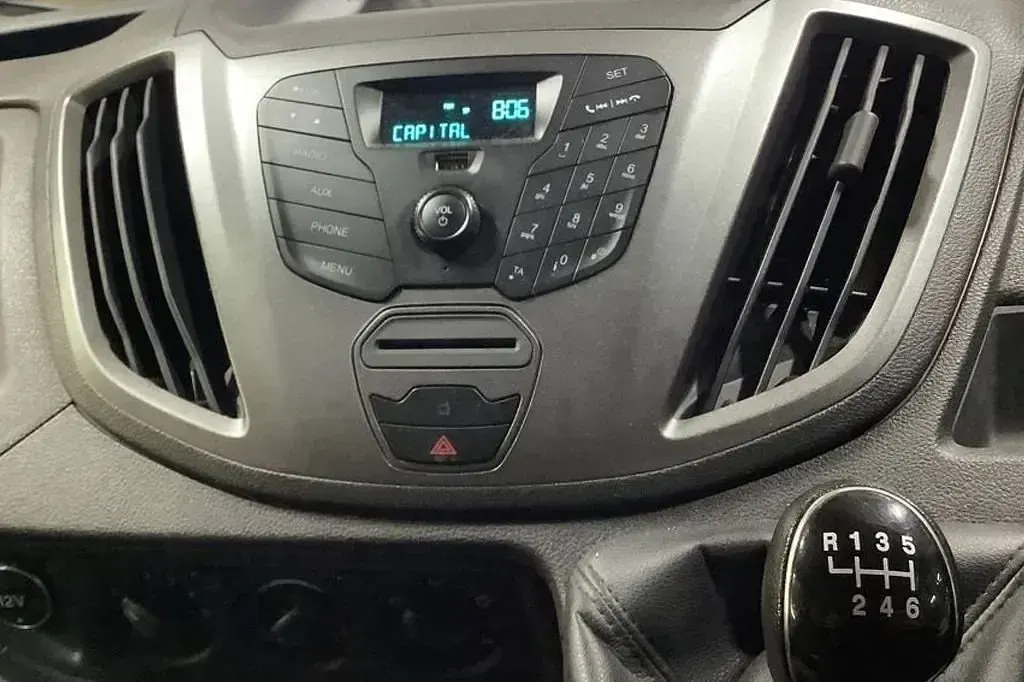 Used Ford Transit 130 HP (95 kW) 2018 White Van