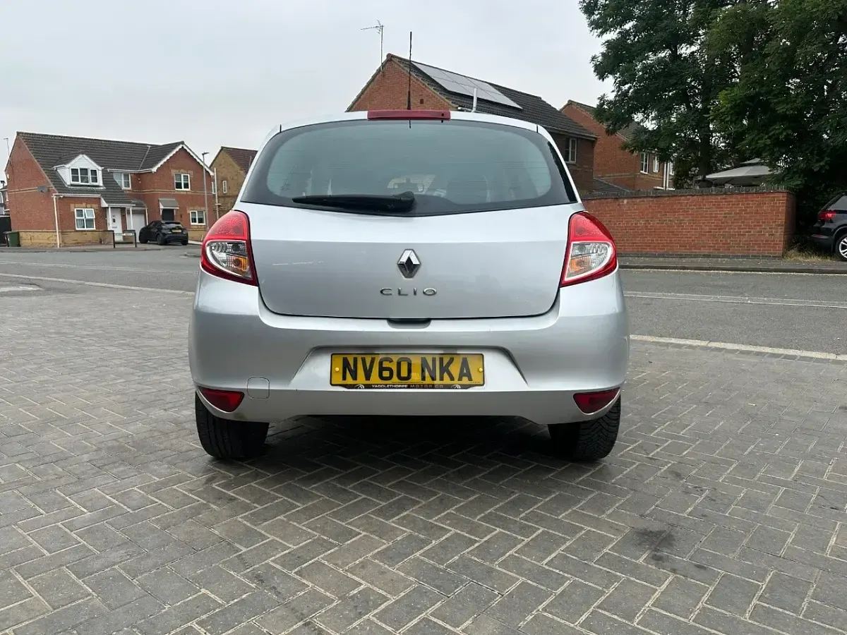 Used Renault Clio 2010 Silver Hatchback