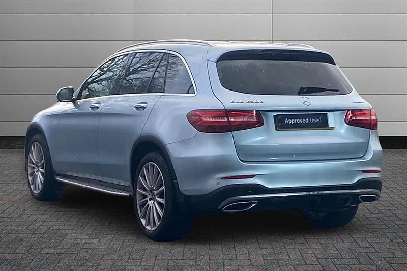 Used Mercedes GLC250 AMG Line Premium 204 HP (150 kW) 2018 Iridium silver Estate