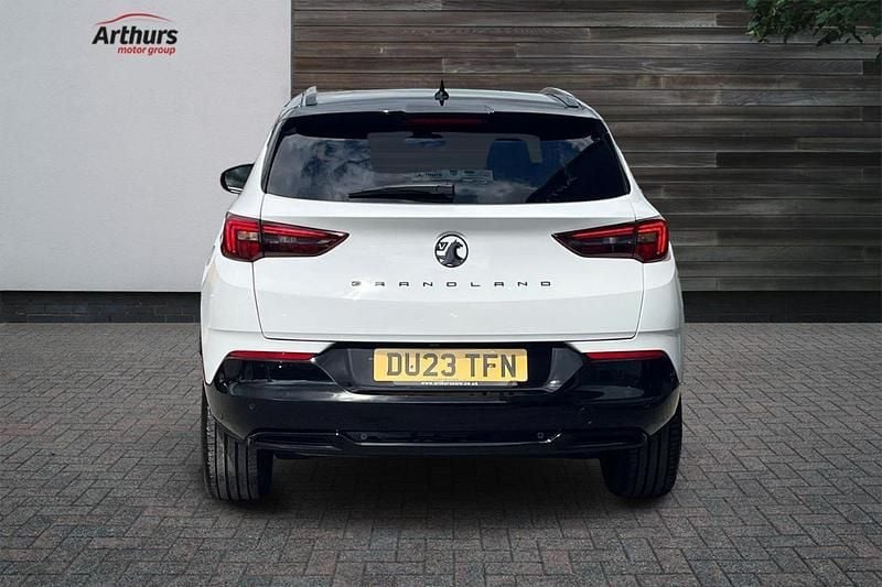 White Used 2023 Vauxhall Grandland X S SUV | £18,890 (A bit pricey) - Image 1/4