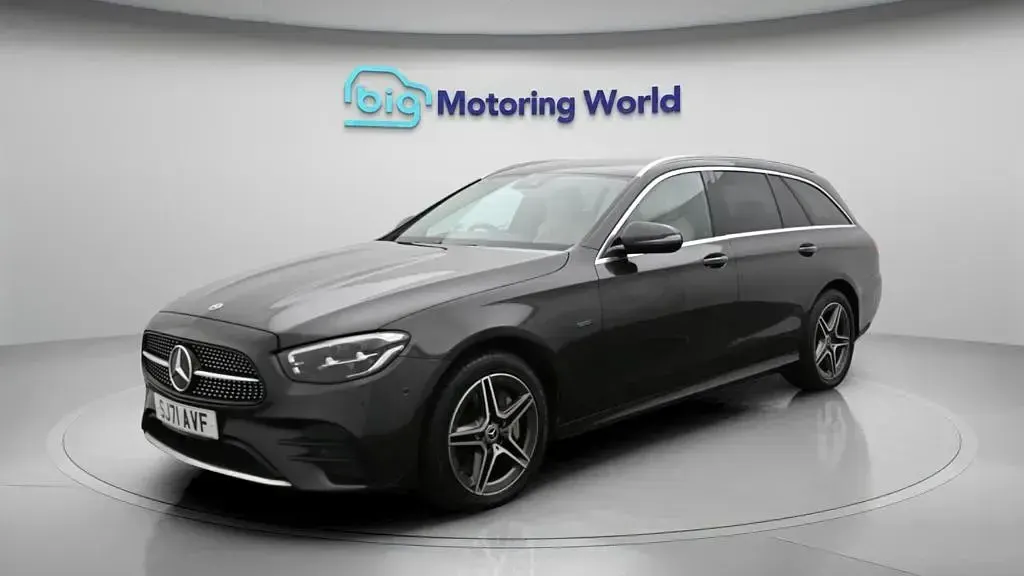 Used Mercedes E300 AMG line 306 HP (225 kW) 2021 Grey Estate
