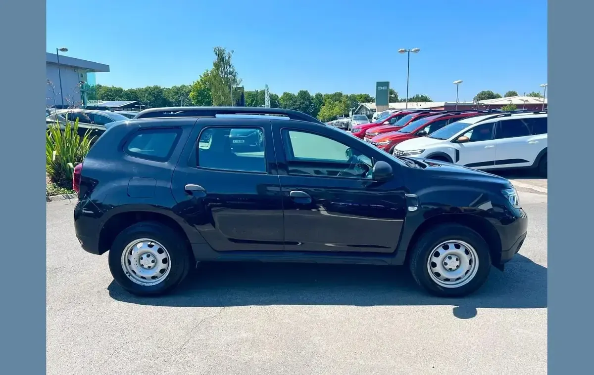 Used Dacia Duster Essentiel 99 HP (72 kW) 2022 Black SUV