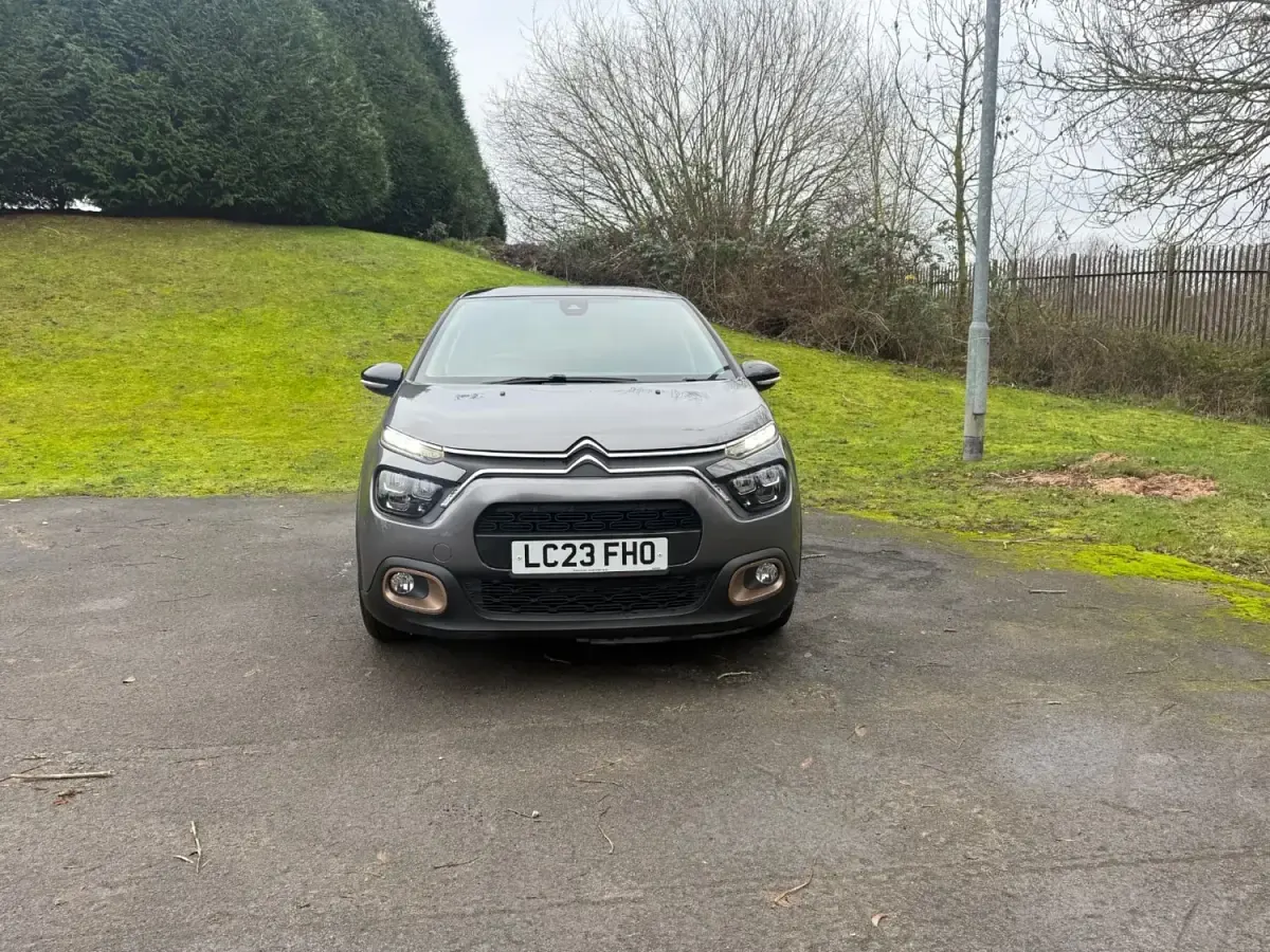 Usado Citroën C3 PureTech 2023 Cinzento Citadino