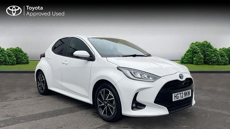 White Used 2023 Toyota Yaris Hybrid Design | £15,568 (Super price) - Image 1/2