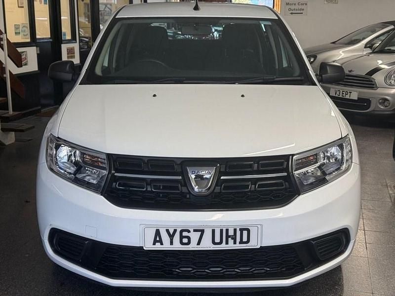 Used Dacia Sandero Ambiance 75 HP (55 kW) 2017 White Hatchback