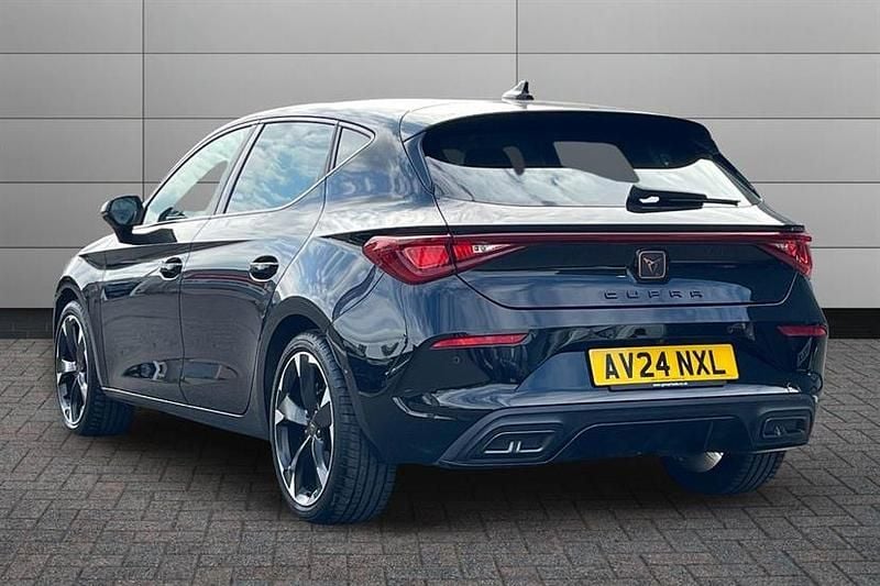 Used Cupra Leon 150 HP (110 kW) 2024 Midnight black Hatchback