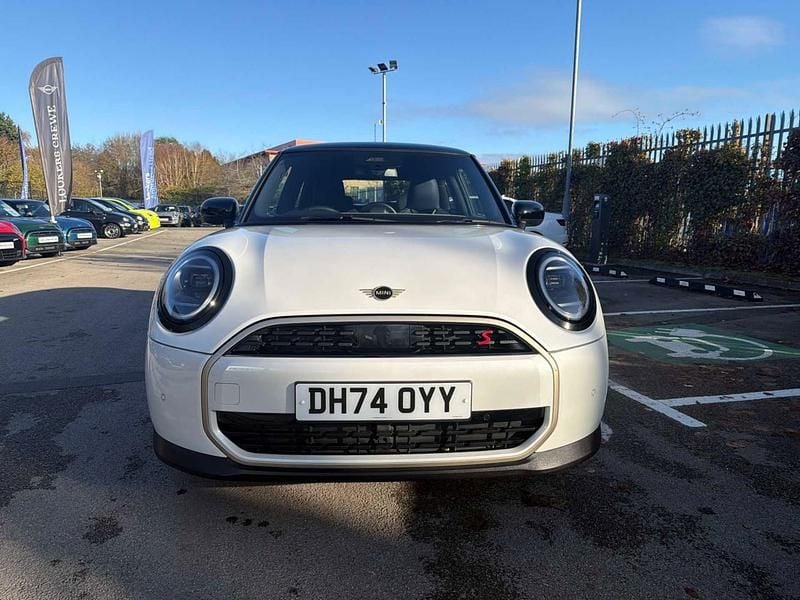 Begagnad Mini Cooper Exclusive 2025 Vit Halvkombi