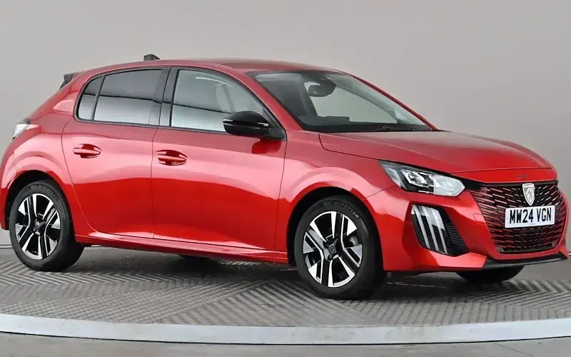 Used Peugeot 208 Allure 101 HP (74 kW) 2024 Hatchback