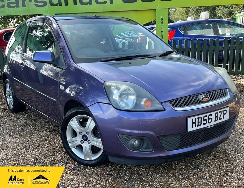 Mauve/purple Used 2007 Ford Fiesta Zetec Hatchback | £1,695 (Fair price) - Image 1/4