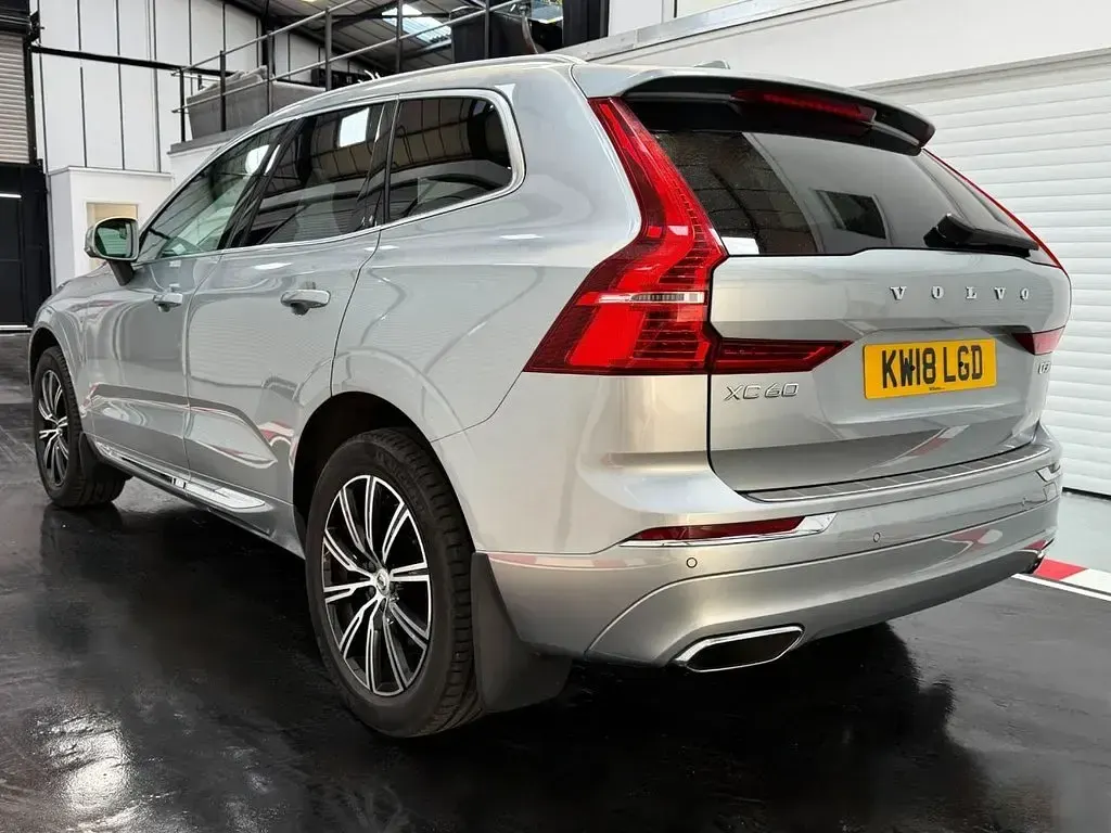 Used Volvo XC60 Inscription 235 HP (172 kW) 2018 Silver SUV