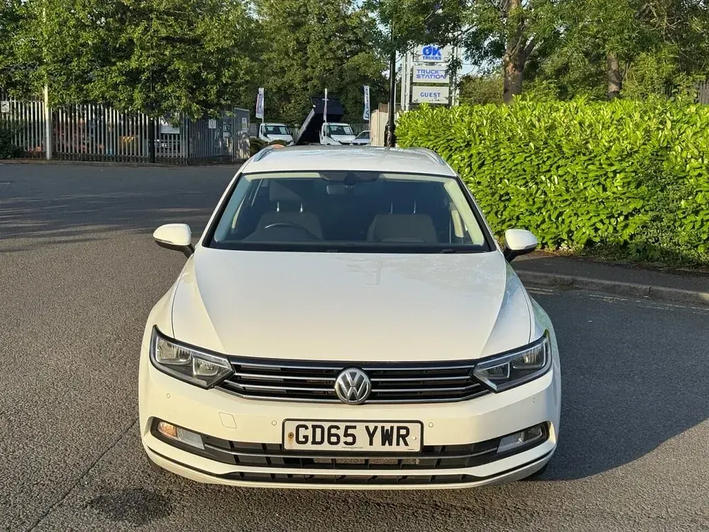 Used VW Passat SE 120 HP (88 kW) 2015 White Estate