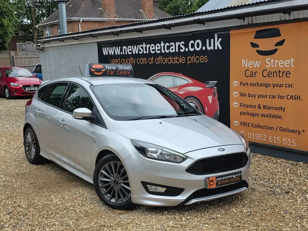 Used Ford Focus ST-Line 140 HP (102 kW) 2018 Silver Hatchback