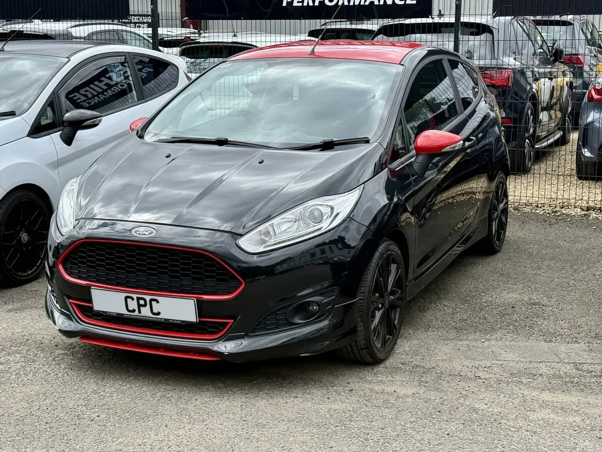 Used Ford Fiesta Zetec 68 HP (50 kW) 2016 Black Hatchback